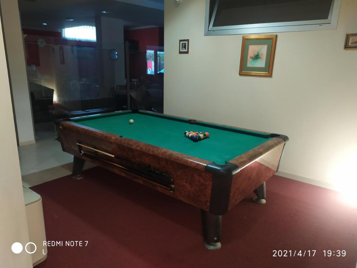 Borgo San Martino Hotel Bra Bagian luar foto