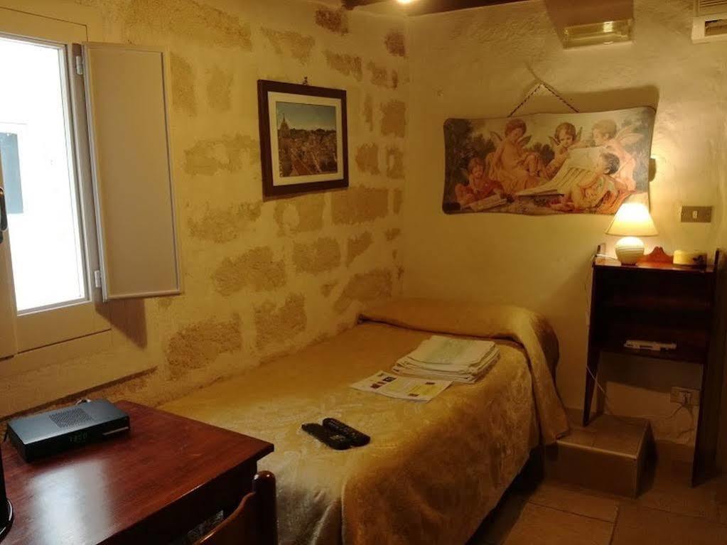 Borgo San Martino Hotel Bra Bagian luar foto