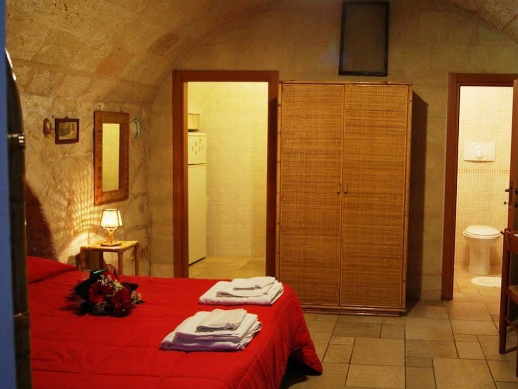 Borgo San Martino Hotel Bra Bagian luar foto