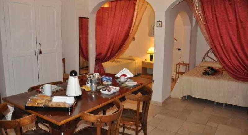 Borgo San Martino Hotel Bra Bagian luar foto