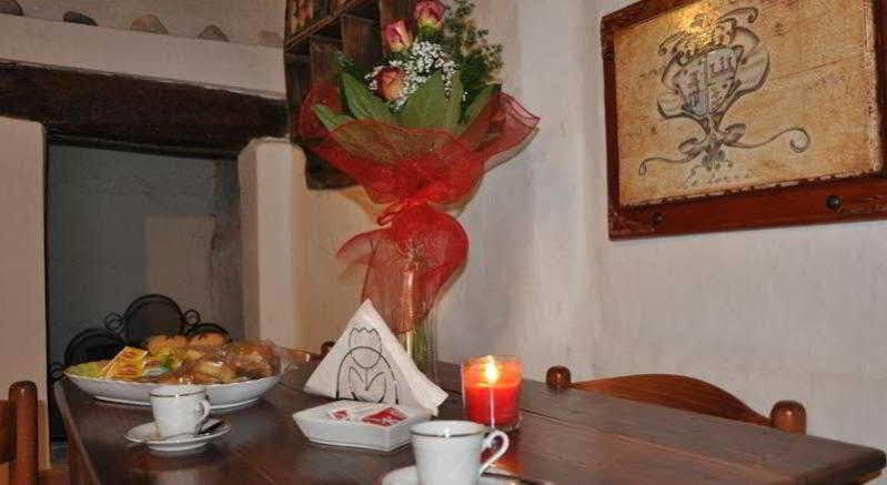 Borgo San Martino Hotel Bra Bagian luar foto